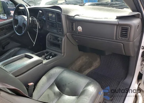 2005 Chevrolet Silverado C2500 Heavy Duty z USA, uszkodzony, nr VIN 1GCHC29255E191936